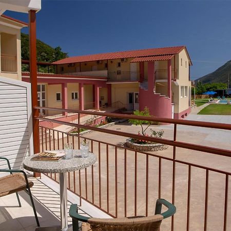 Menes Hotel Yénion Eksteriør billede