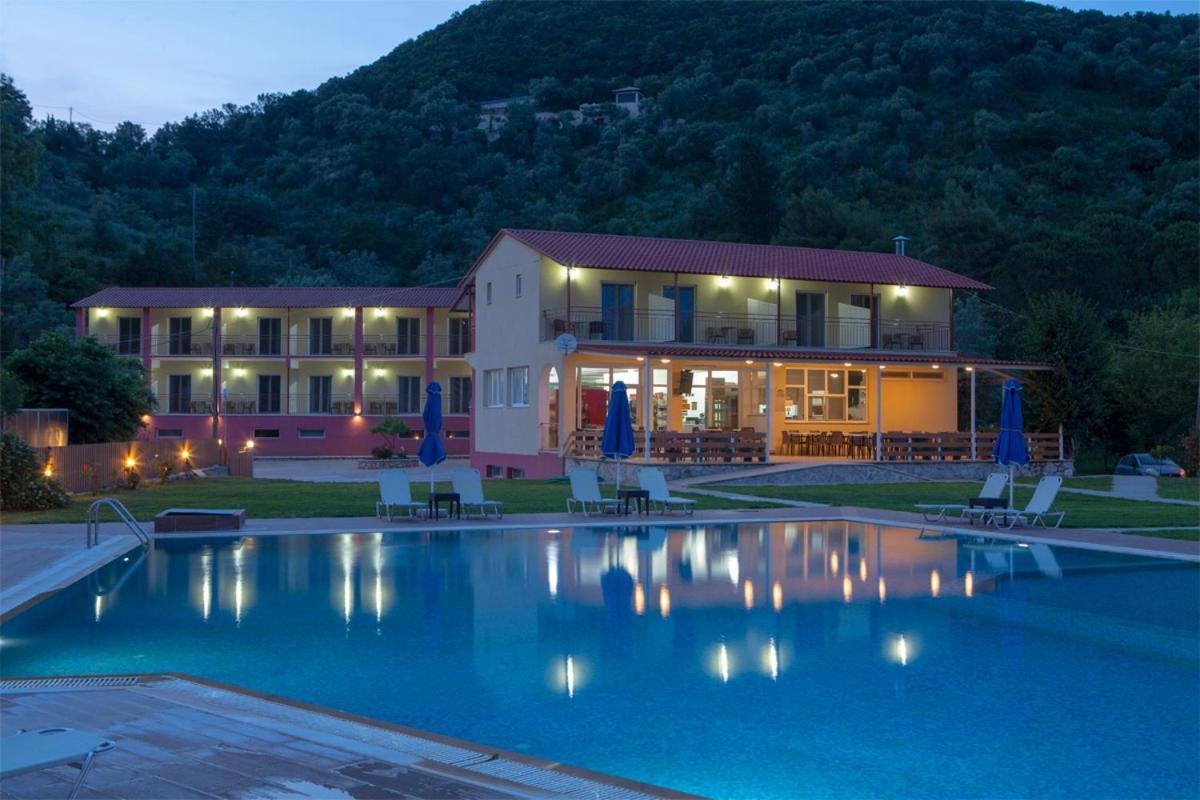 Menes Hotel Yénion Eksteriør billede